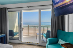 Ocean Front and Pool Front At Daytona Beach
